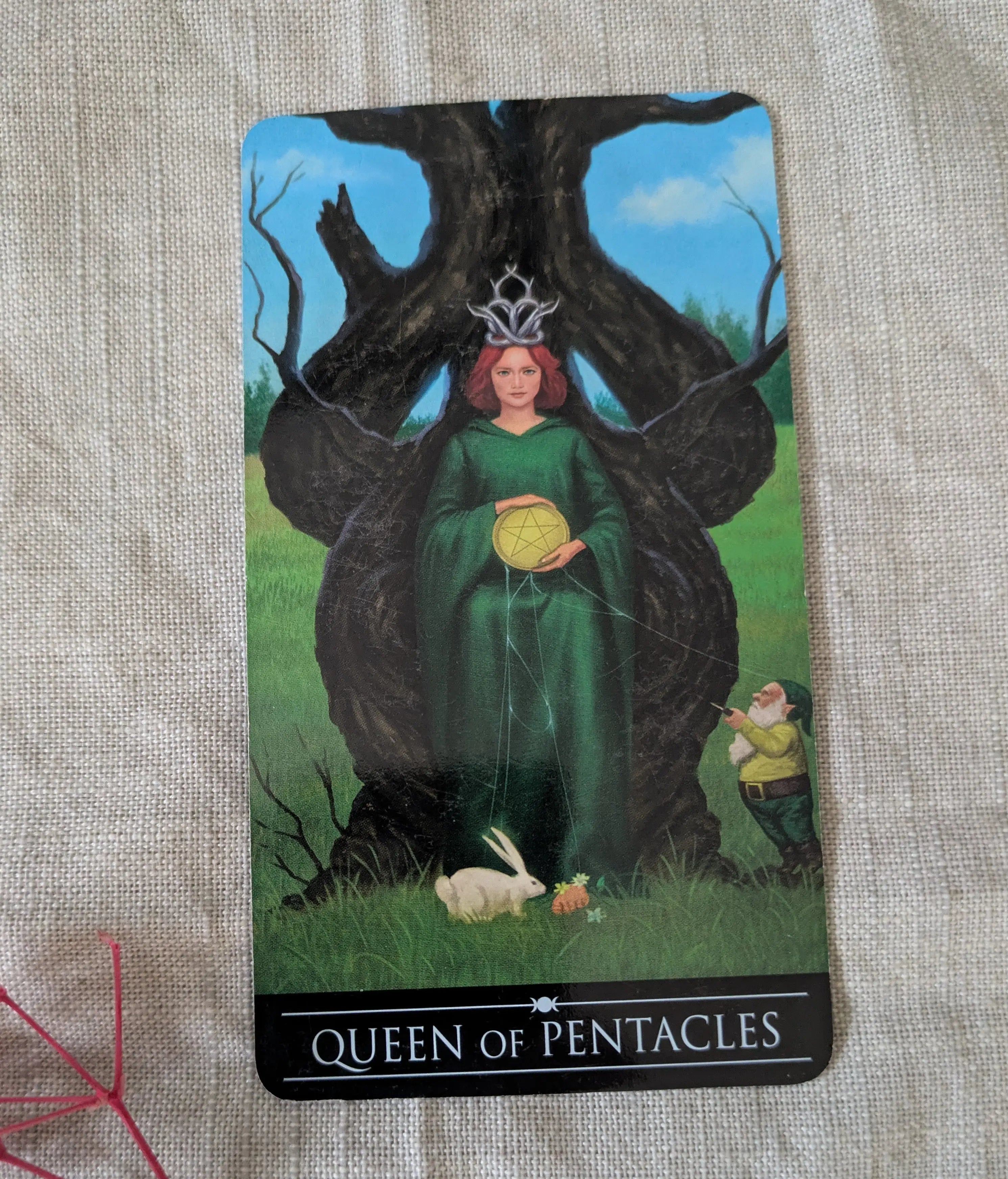 Kort 3 – Queen of Pentacles / Drottning i pentagram (Tarot-tisdag v.6) Citrinmagi