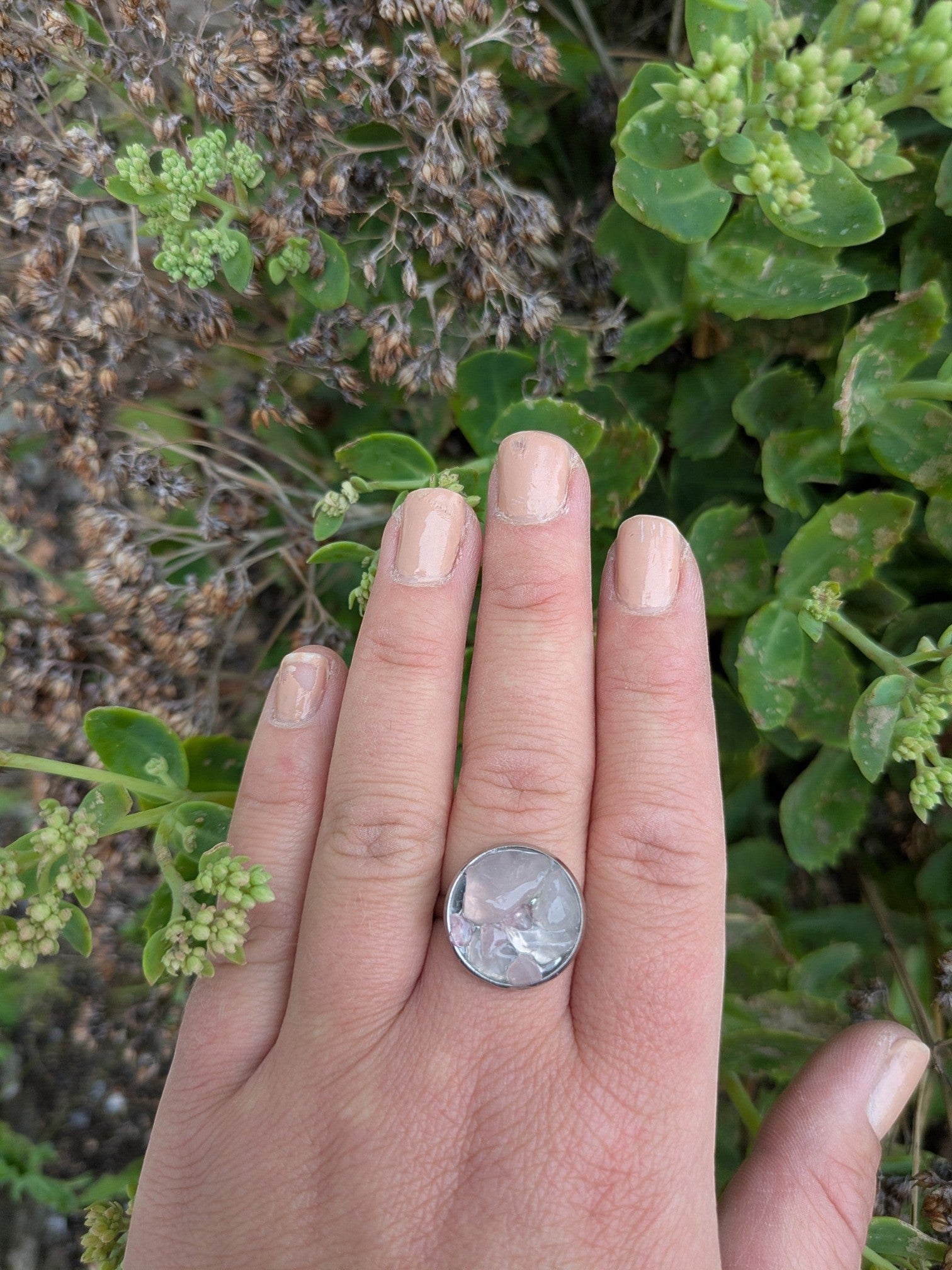Rosenkvarts kristallring – Rund silver