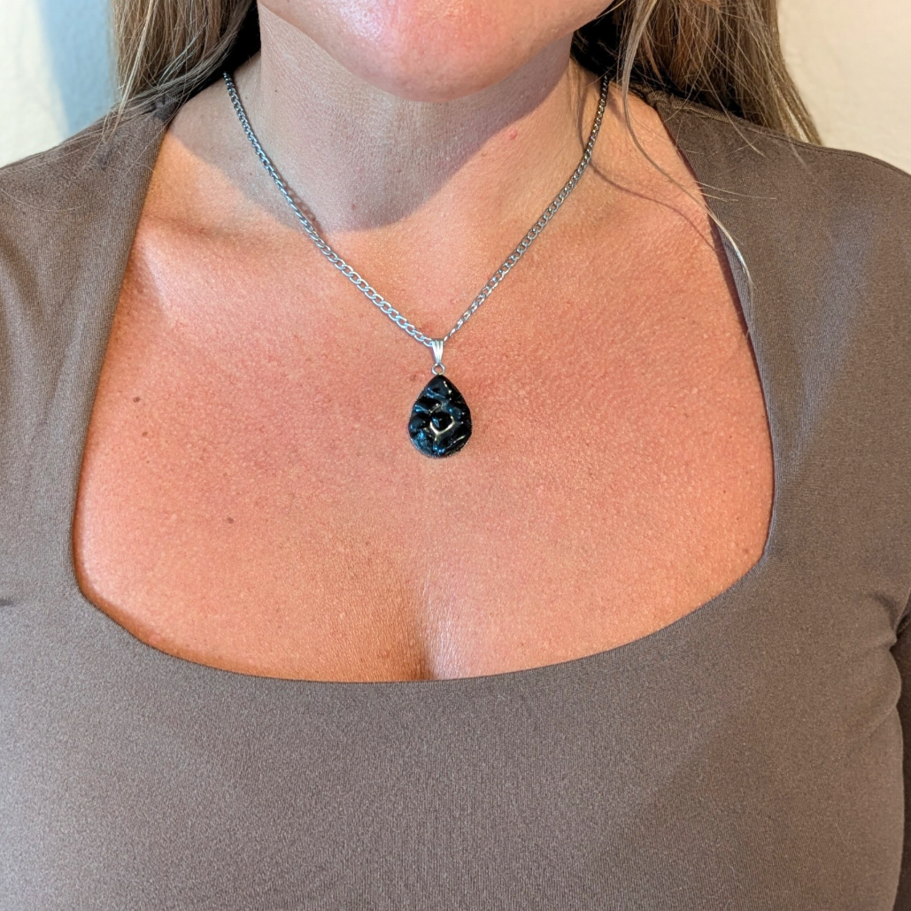 Svart Turmalin Halsband – Kristallhalsband för Skydd & Trygghet