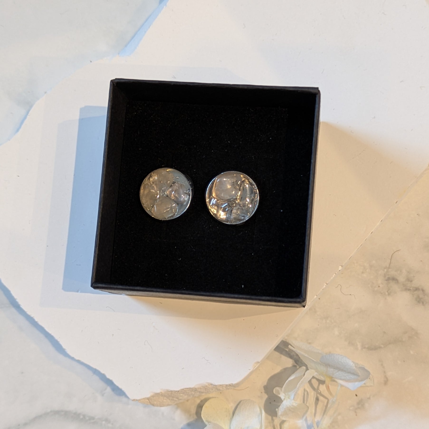 Bergskristall Örhängen – För Klarhet, Fokus och Inre Ljus