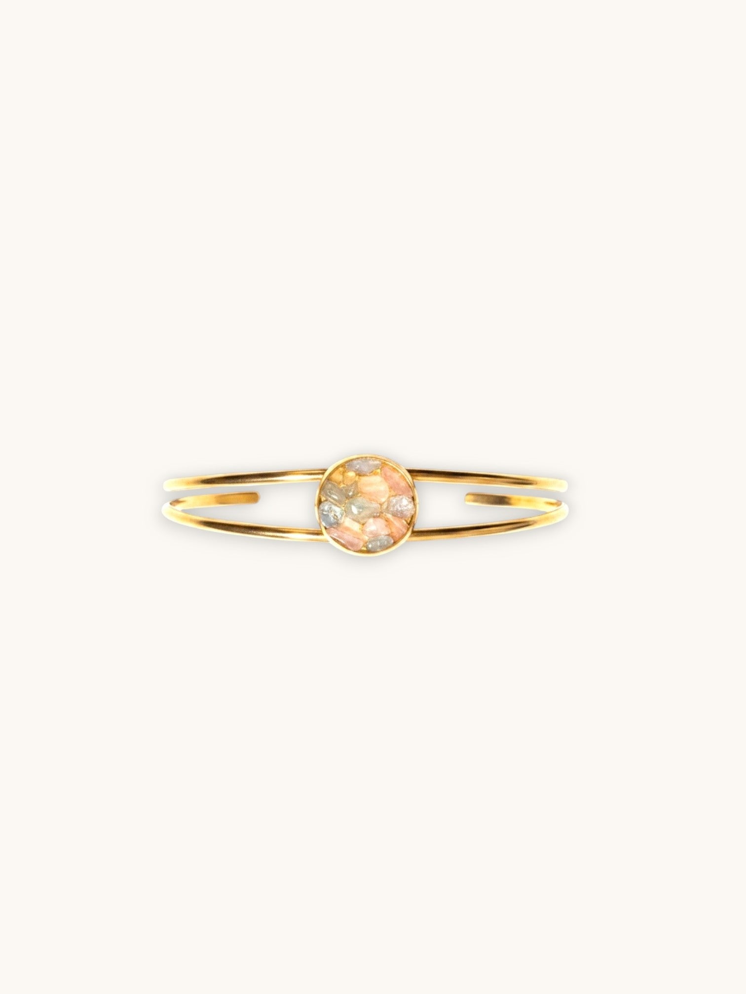 Citrinmagi armband i guldpläterat stål med infattad rosenkvarts och akvamarin i en elegant dubbelskena design.