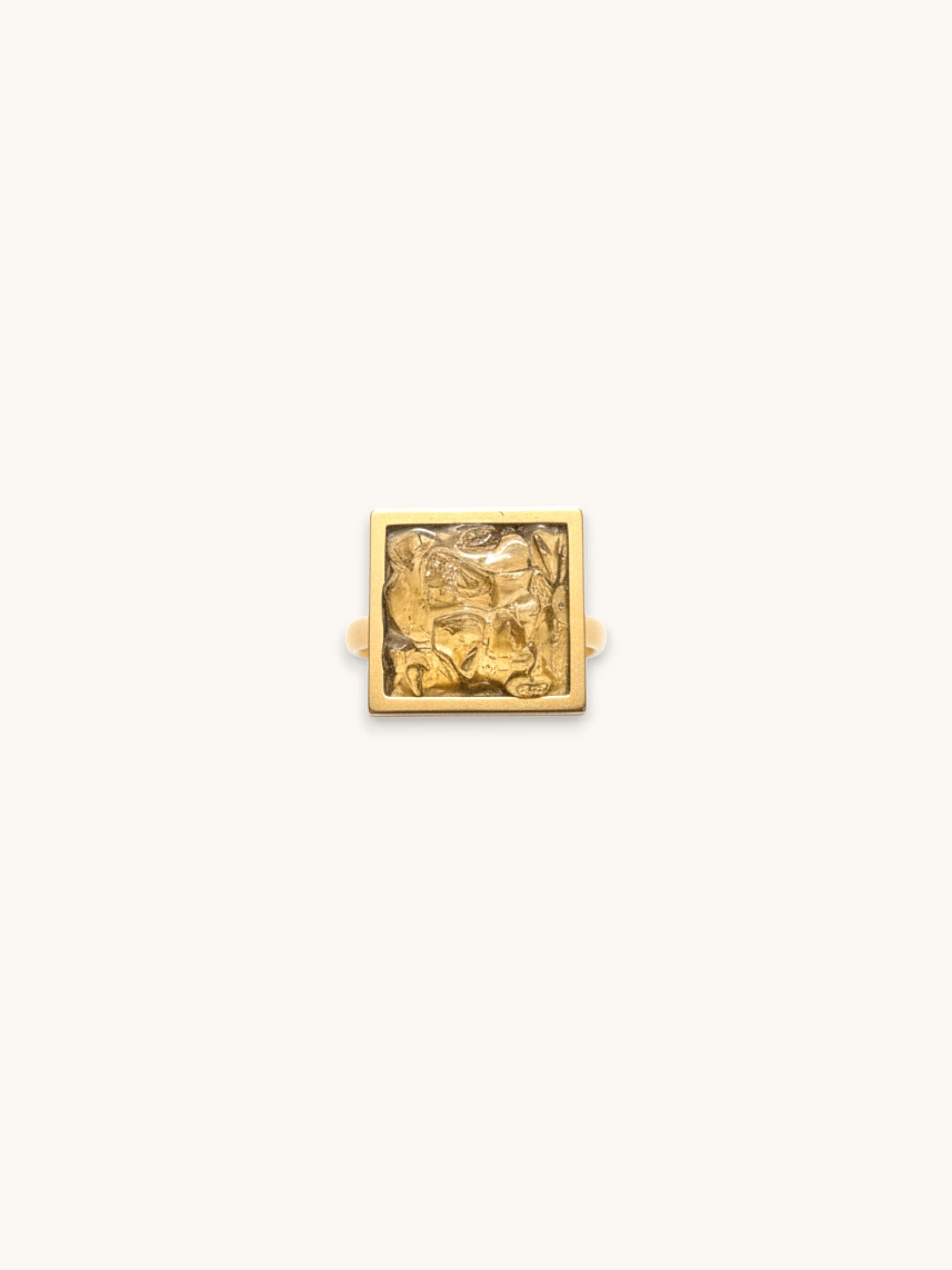 Citrinmagi fyrkantig guldring med handplockad citrin i 18k guldpläterat rostfritt stål, handgjord design.
