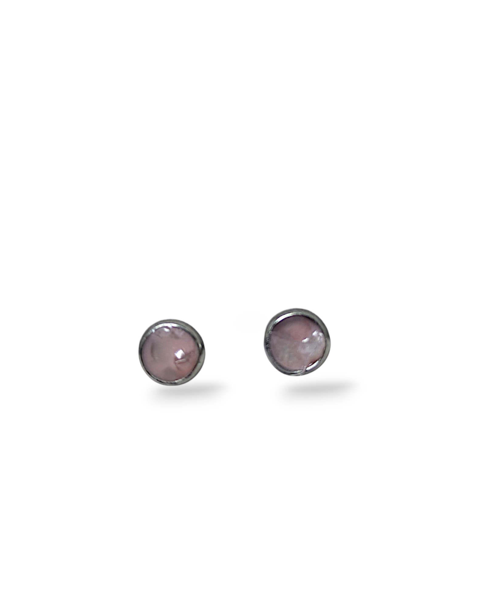 Citrinmagi runda stiftörhängen i silverfärgad metall med mjuka rosa stenar för en minimalistisk och elegant stil.