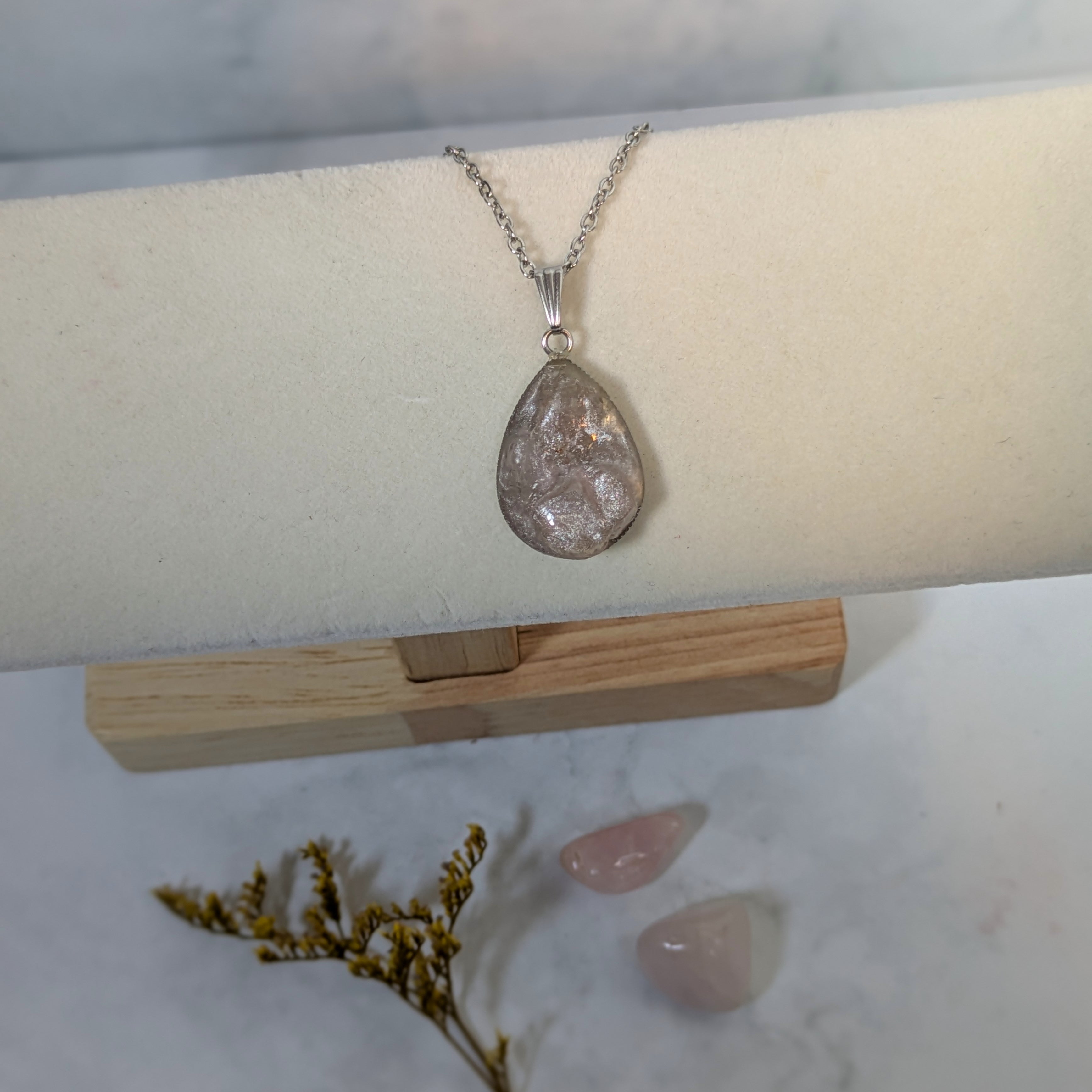 Rosenkvarts Halsband – Kristallhalsband för Kärlek & Trygghet