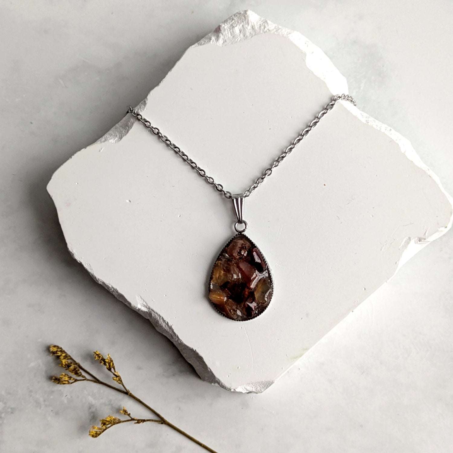 Karneol Kristallhalsband – Energi, Kreativitet & Självförtroende