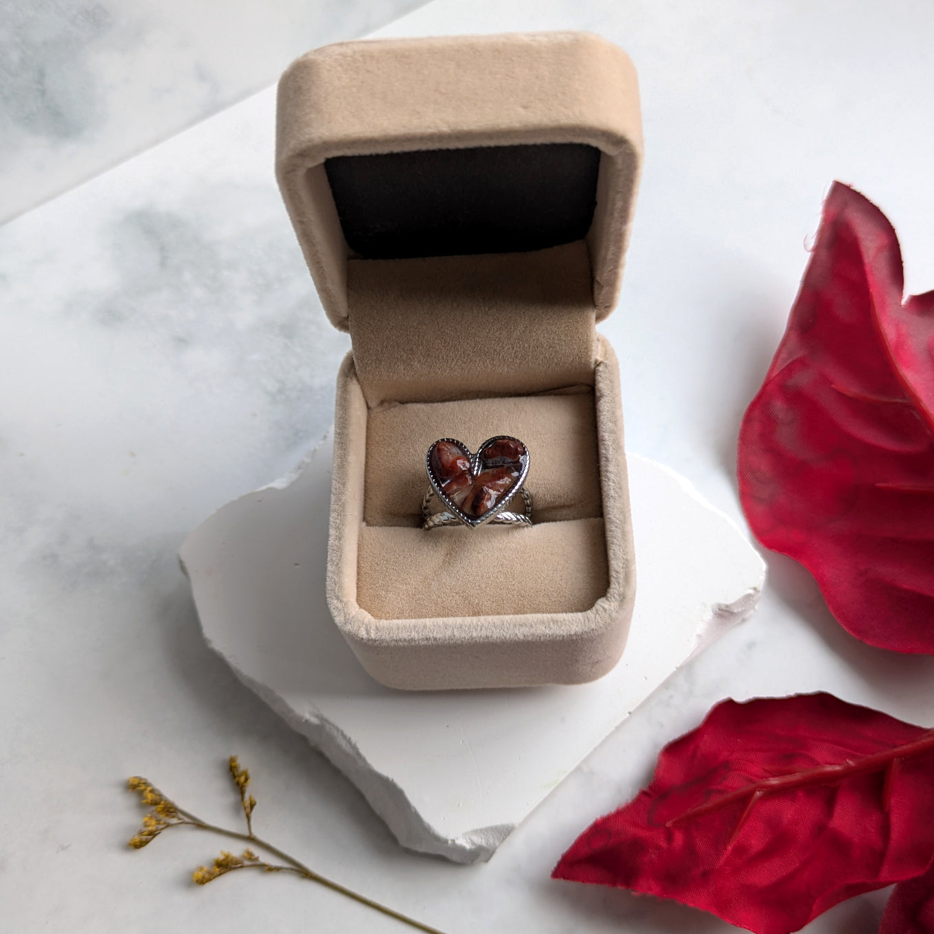 Karneol Ring – Mod, Kreativitet & Livskraft