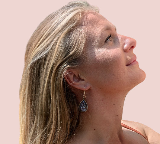 Ametist Örhängen – Kristallörhängen för Lugn & Harmoni