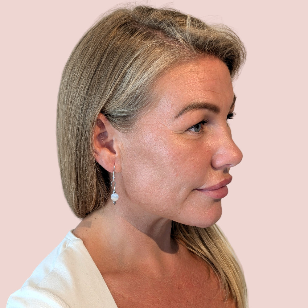 Selenit Örhängen – Kristallörhängen för Klarhet & Andlig Kontakt