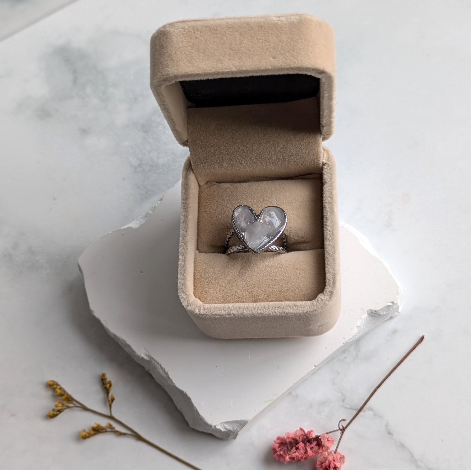 Rosenkvarts Ring – Kärlek, Självkärlek & Emotionell Harmoni