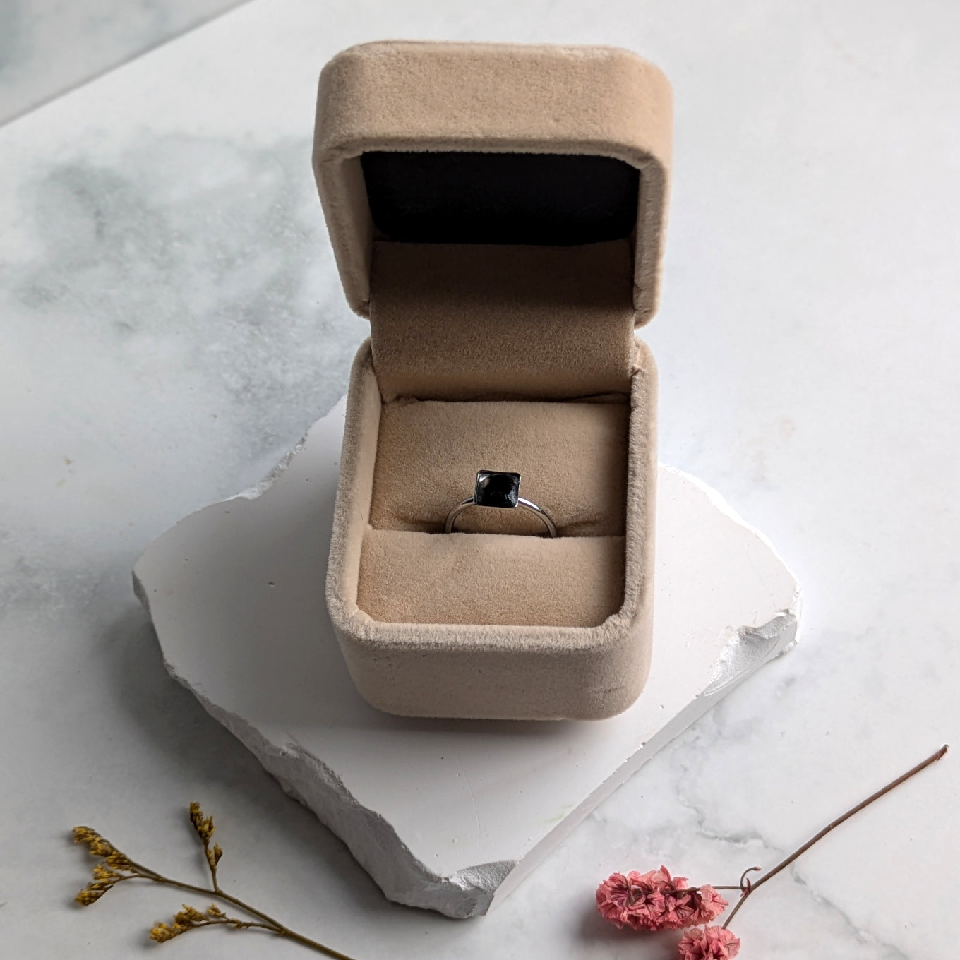 Svart Obsidian Ring – Skydd, Styrka & Jordande Klarhet