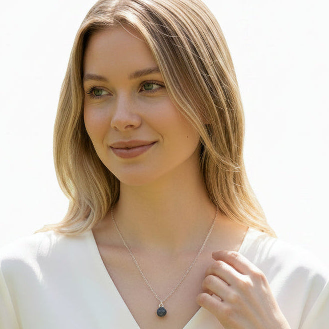 Månadssten September – Halsband med Vattensafir -  Iolit