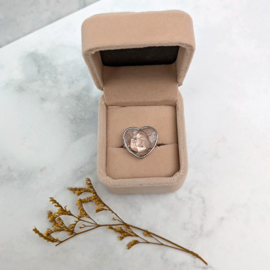 Ring i Rosenkvarts för Kärlek, Harmoni och Självkärlek